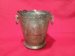 ANTIGO BALDE DE GELO EM PRATA 90. PESA 400 GRAMAS. ALTURA 15,5 CM. DIÂMETRO DA BOCA 14 CM.