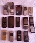 LOTE CONTENDO 14 ANTIGOS APARELHOS DE CELULAR.  NÃO FORAM TESTADOS.