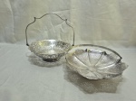 Lote de 2 cestas, fruteiras em prata 90 vazada. Medindo a maior 21cm x 6cm de altura.