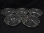 Jogo de 5 pratos fundos de massa, sopa em vidro moldado. Medindo 17,5cm de diâmetro.
