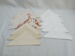 Lote de 14 guardanapos em tecidos diversos. Medindo 40cm x 40cm