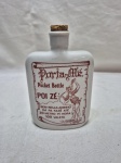 Linda e antiga garrafa de bolso em porcelana. Medindo 13,5cm de altura.