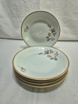 Jogo de 5 pratos fundos de massa, sopa em porcelana Renner Medaillon, floral com friso ouro. Medindo 22cm de diâmetro. Com desgaste no friso.