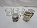 Lote de 5 xícaras diversas, sendo 3 em porcelana e 2 em vidro.