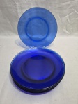 Jogo de 6 pratos de sobremesa em vidro Duralex azul cobalto. Medindo 19cm de diâmetro.