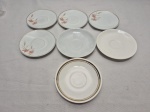 Lote de 7 pires de café em porcelanas diversas. Medindo 11cm de diâmetro.