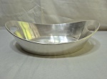 Lindo centro de mesa, fruteira oval em prata 90. Medindo 36,5cm x 23cm x 10,5cm de altura.