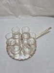 Jogo de 6 taças de licor em demicristal e suporte em prata 90. Medindo a taça 4cm x 7cm de altura.