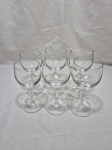 Jogo de 6 taças em cristal incolor, sendo 2 de vinho branco e 4 de vinho tinto. Medindo respectivamente 7,5cm x 17cm de altura, 7cm x 15,5cm de altura.