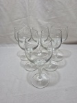Jogo de 6 taças de água em cristal incolor com pé facetado. Medindo 8,5cm x 18,5cm de altura.