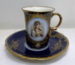 Xicara de Café em porcelana -  limoges-SEVRES/ RETRATO PINTADO - Xicara 7,5 cm ; Pires 12 cm- (SA2)