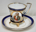 Xicara de Café em porcelana -  Francesa  - RETRATO PINTADO (Napoleão)  - Xicara 6,5 cm ; Pires 11,5 cm- (SA3)