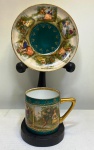 Xicara de Café em porcelana -  Austriaca - cena galante - Xicara 4,5 cm ; Pires 10 cm- (SA13)