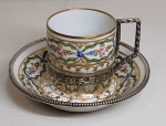 Xicara de Café em porcelana -  Francesa ( sec. 18) - FABRIQUE DE LA REINE - Xicara 4  cm ; Pires 8 ,5 cm- (SA22)