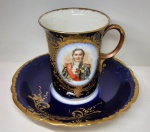 Xicara de Café em porcelana -  limoges- LEVRES/RETRATO PINTADO - Xicara 7,5 cm ; Pires 12 cm- (SA40)
