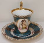 Xicara de Café em porcelana -  Francesa  - RETRATO PINTADO - Xicara 6 cm ; Pires 10 cm- (SA42)