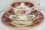 Trio com uma xicara e pires e prato de bolo de Chá em porcelana -  Inglesa - PARAGON - Xicara 5,5 cm ; Pires 14 cm; Pires 17 cm- (SA68)
