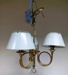 Lustre em  metal dourado com 3 cúpulas estilo chapeu . Mede: xx cm - (MARG32)