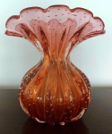 Lindo vaso em Murano modelo Trouxinha  na cor âmbar . Mede; 30 cm