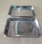 LOTE COM 02 BANDEJAS FORT INOX SEM USO - MEDINDO 31,5 X 20 X 4 CM