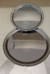 LOTE COM 2 BANDEJAS REDONDAS EM INOX - MEDINDO 35 CM CADA
