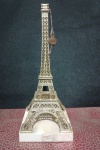 TORRE EIFFEL - PARIS - ESCULTURA DE MESA  MEDINDO 28 X 11 CM
