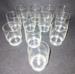 LOTE CONTENDO 12 COPOS EM VIDRO TRANSLÚCIDO - MEDINDO 9,5 CM CADA