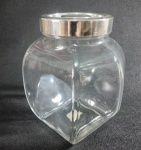 ANTIGO BALEIRO EM VIDRO GROSSO - TAMPA EM METAL  MEDINDO 20 X 17 CM