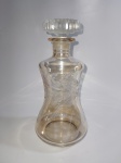 GARRAFA LICOREIRA EM CRISTAL - TAMPA ADAPTADA - MEDINDO 26 CM