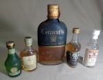 LOTE COM  05 BEBIDAS EM MINIATURA - LOTE ONE - GRANTS - SMIRNOFF - NO ESTADO
