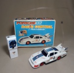 GLASSLITE - DÉCADA  70/80 - PORSCHE 935 - RÁDIO CONTROLE - ACOMPANHA CAIXA ORIGINAL MANUAL - NÃO TESTADO - NO ESTADO - MEDINDO 26 X 18 CM