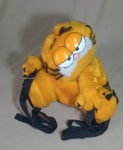 MOCHILA EM PELÚCIA GARFIELD - NO ESTADO