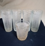 LOTE COM 04 COPOS DE VIDRO - BICO DE JACA - MEDINDO 15 CM CADA - 01 COPO VIDRO BICO JACA - MEDINDO 08 X 10 CM - NO ESTADO