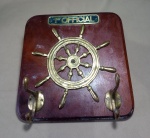 CHAPELEIRO/PORTA CHAVES - NAÚTICO EM METAL/MADEIRA - MEDINDO 26 X 24 CM - NO ESTADO