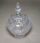 BOMBONIERE DE CRISTAL GROSSO - RICA LAPIDAÇÃO - MANUFATURA LEAD CRISTAL - MEDINDO 28 X 16 CM