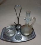 GALHETEIRO EM METAL COM 04 PEÇAS - VIDRO ADAPTADAS - MEDINDO 21 X 27 CM