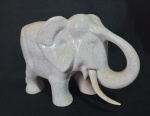 ELEFANTE - GESSO RESINADO - MEDINDO 29 X 20 X 15 CM - NO ESTADO - MARCAS DO TEMPO