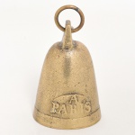 BRONZE, uma (1) sineta para animal de pastoreio, com a legenda A PARIS, tamanho 1, medindo 11 cm altura mais a argola, sinais de uso, vide foto.