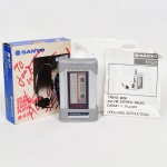 ELETRÔNICO, um (1) radio AM/FM e cassete, stereo, marca SANYO, modelo M-G31, falta o fone de ouvido, usado, não testado e sem garantia, caixa com marca possessória, vide foto.