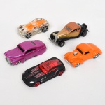 COLECIONISMO, cinco (5) carros miniatura HOT WHELLS, produzidos na Malásia, sem uso retirados da embalagem e colocados na estante, modelos variados, ano aproximado 2000, um pouco mais, um pouco menos, vide foto.