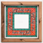 AZULEJO, um (1) cinzeiro com propaganda da Coca-Cola, moldura em madeira, medindo 18,5 x 18,5 cm, vide foto.