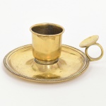 BRONZE FRANCÊS, uma (1) antiga palmatória com borda perolada, punções da marca CHRISTOFLE, medindo 13 cm diâmetro, mais a alça, sinais de uso, vide foto.