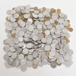 NUMISMÁTICA, entre quatrocentas e quinhentas (400/500) moedas, diversos, períodos, valores, padrões monetários, metais e estados de conservação, a grande maioria brasileira, podendo ou não ter uma ou outra estrangeira, CAÇA AO TESOURO, vide foto.