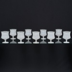 VIDRO, nove (9) taças de pé baixo para coquetel de camarão, acetinadas com campânula, incolor e translúcida, medindo 13 cm altura, sinais de uso, vide foto.