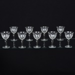 Nove taças em vidro translúcido