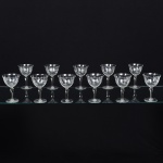 Onze taças em vidro translúcido