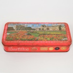 DIVERSOS, uma (1) caixa vazia de biscoitos sortidos, marca QUETZAL, confeccionada em folha de flandres, ligeiros sinais de oxidação, marcas do uso, vide foto.