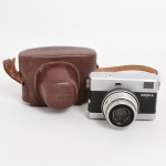 FOTOGRAFIA, um (1) antigo flash, marca KAKONET-II, usado, não testado e sem garantia, vide foto.