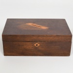 DIVERSOS, uma (1) caixa cofre, retangular, falta a chave, medindo 22 x 12 x 8,5 cm, sinais de uso, vide foto.