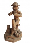 LAURO EZEQUIEL - Lauro Ezequiel da Silva - Discípulo de Mestre Vitelino ( Caruaru, Pernambuco). Escultura em terracota representando caboclo. Medidas 10x 6x7cm